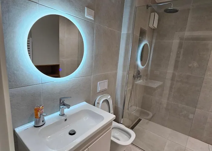 Luxury Square 21, Seven Heavens * 地拉那